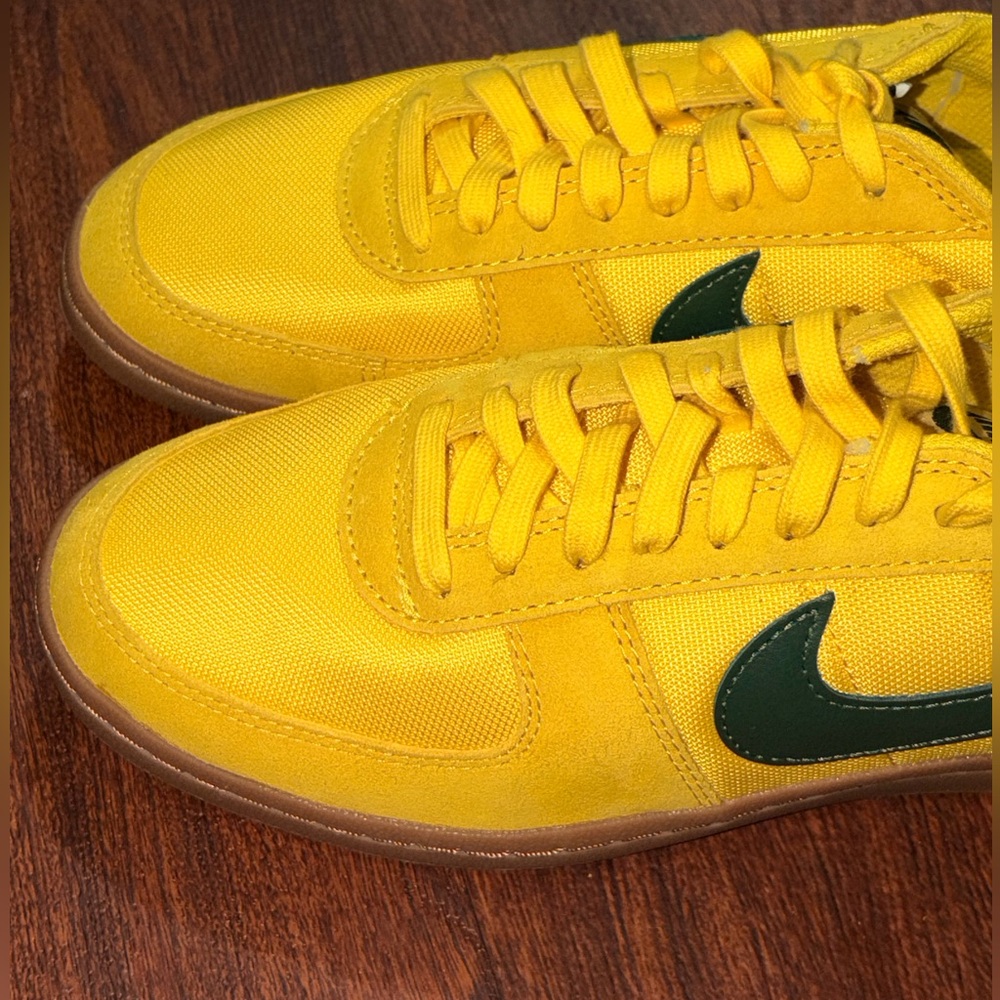 Nike 9.5 - Picture 4 of 14